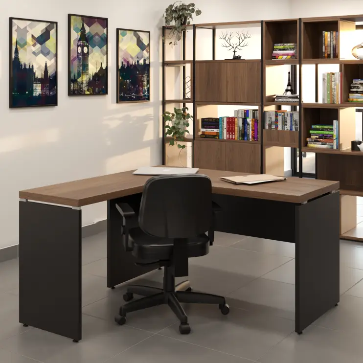 MESA EM "L" PÉ PAINEL